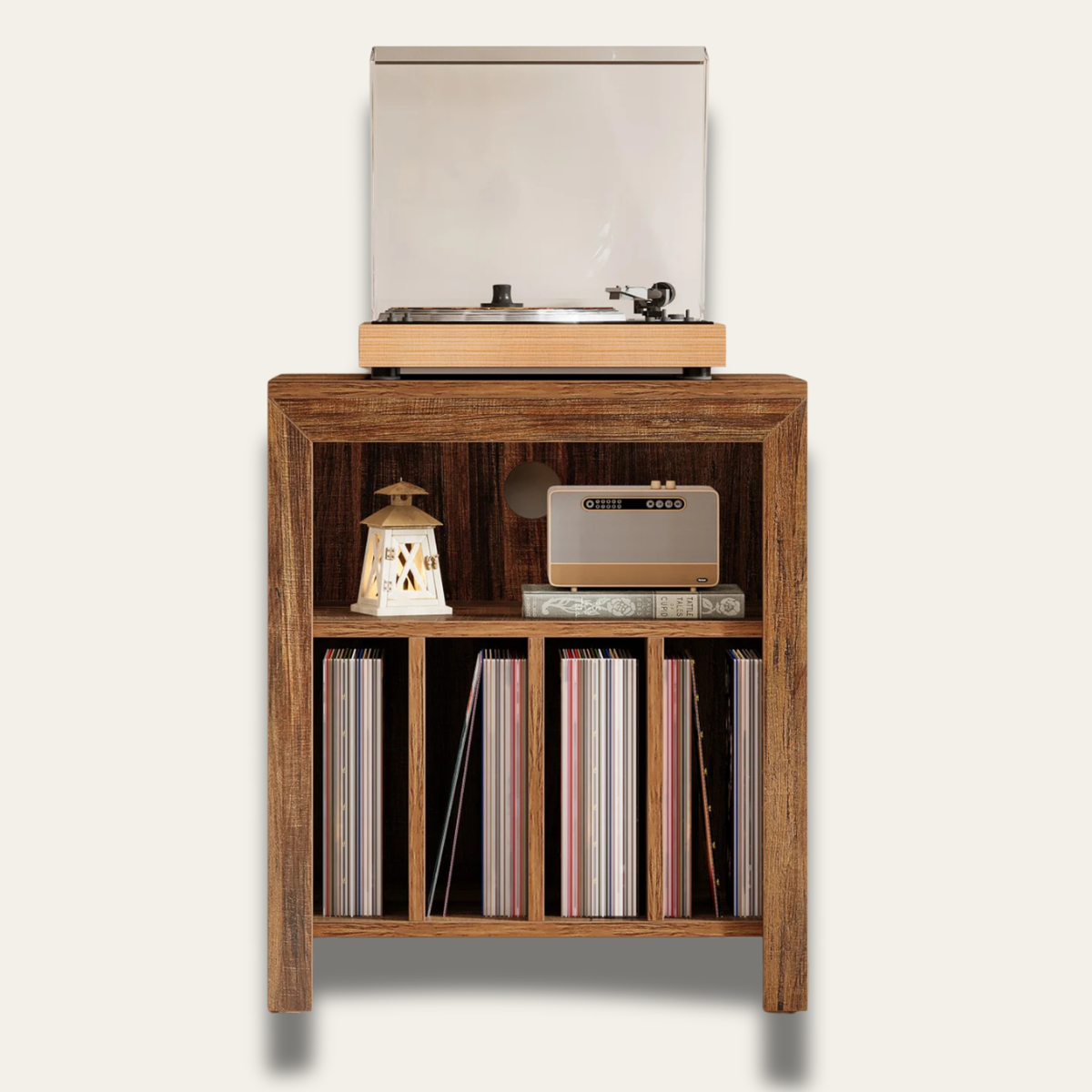 Meuble platine vinyle en bois rustique sur fond clair, avec 4 compartiments pour environ 100 vinyles