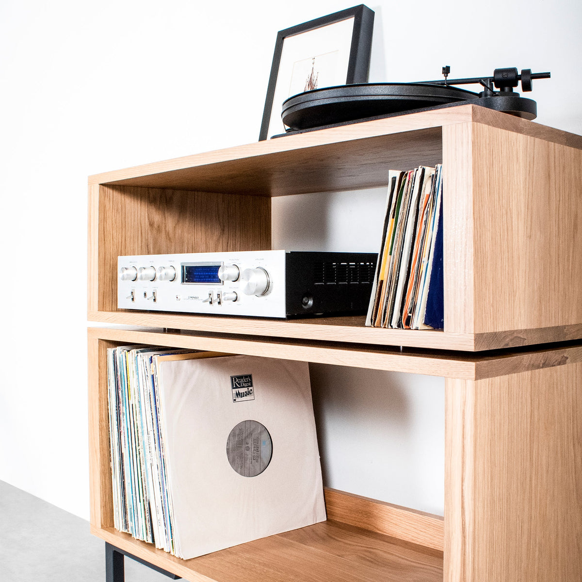 Meuble Platine Tall Stack - Bois Massif, Pieds Carrés