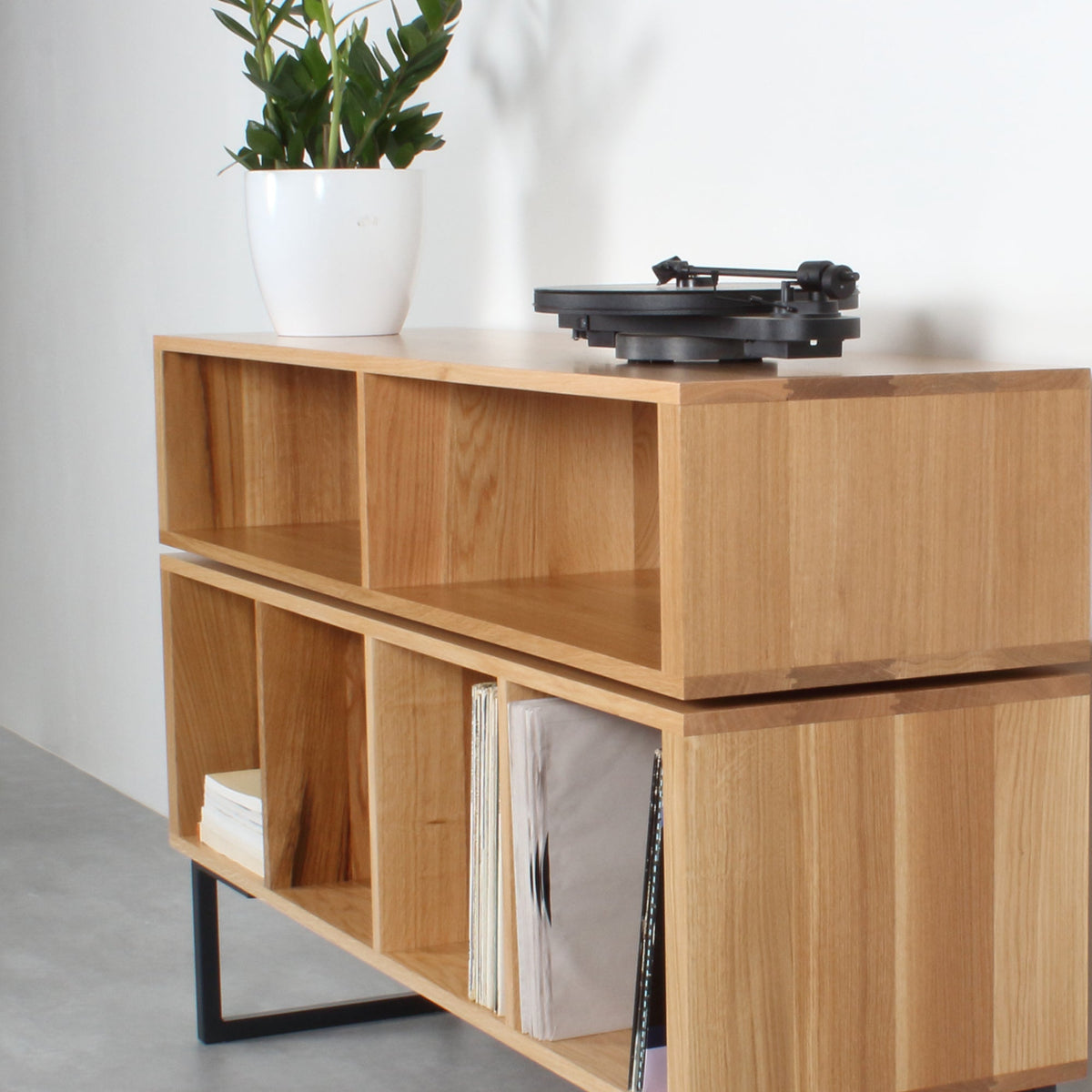Meuble Platine Vinyles Technic - Bois Massif, Pieds Carrés